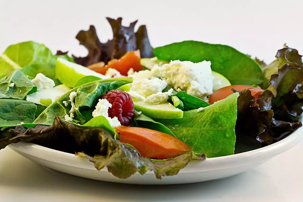Salades d'automne salées : recettes avec des ingrédients de saison